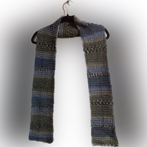Hand-Knit Scarf (80% Acrylic, 20% Alpaca) - Picture 1 of 9